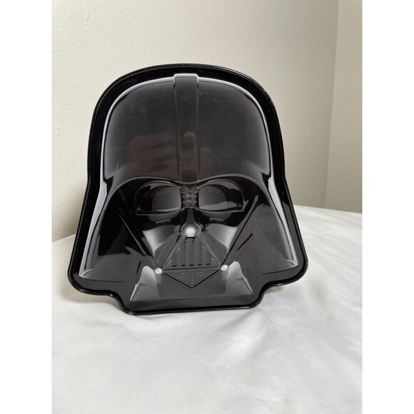 Star Wars Limited Edition PEZ Candy Dispenser Set In Darth Vader Tin - Picture 3 of 6